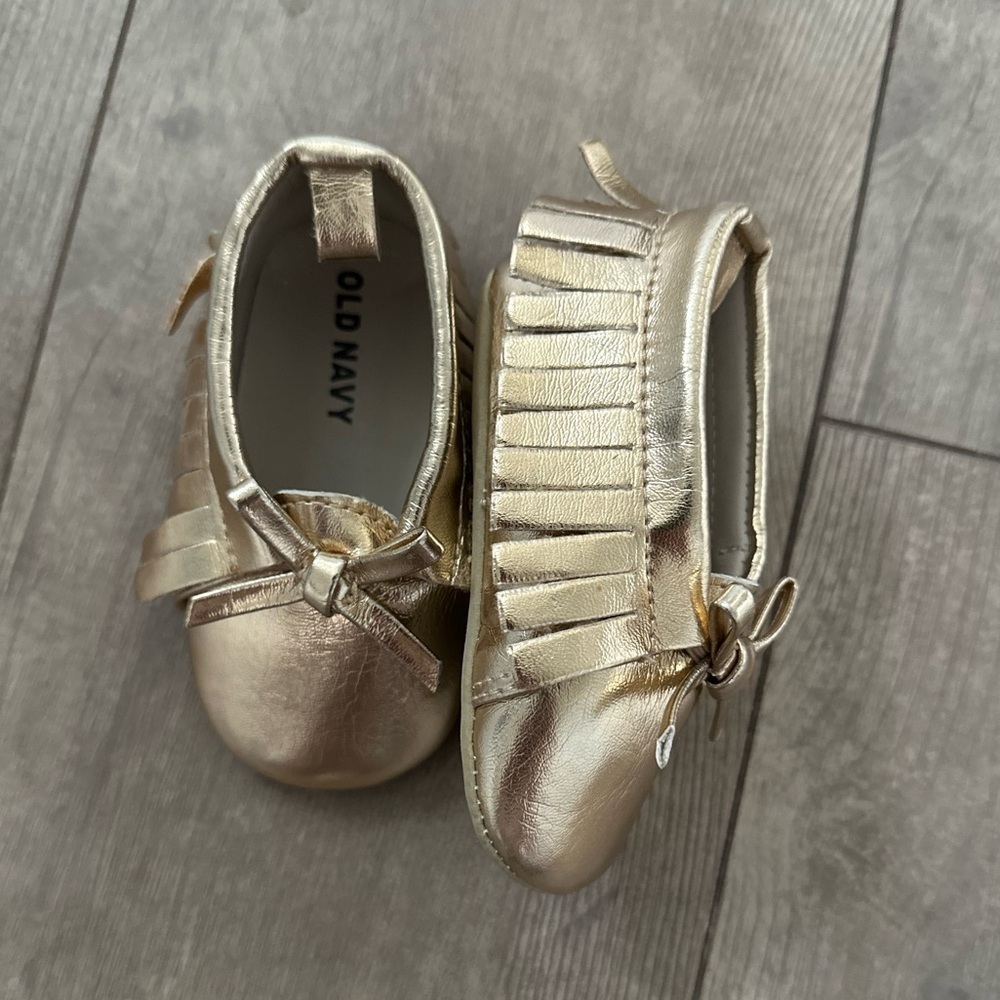 old navy gold moccasin booties baby girl 6-12 months